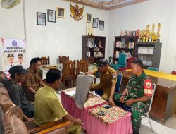 Babinsa Koramil 13/Sibulue Kodim 1407/Bone Jalin Komsos Dengan Warga Desa Pattiro Bajo