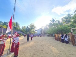 Babinsa Kodim 1407/Bone Koramil 19/Kahu Bertindak Sebagai Inspektur Upacara Di SDN 287 Matajang
