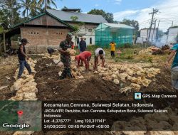 Babinsa Koramil 1407-03/Cenrana Bersama Warga Gotong Royong Bangun Masjid Di Desa Pacubbe